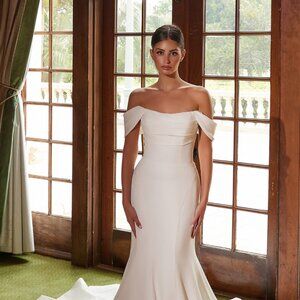 Elegant Off-Shoulder Wedding Dress